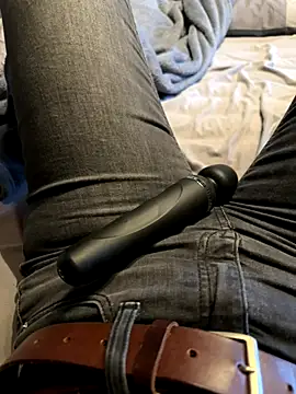 Snapshot of Ana-05 chatting on January 6, 2026, 2:43 pm Ana-05 online show from January 6, 2026, 2:43 pm