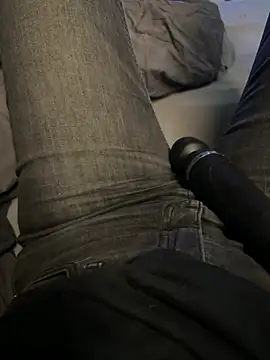 Snapshot of Ana-05 chatting on February 4, 2026, 7:31 pm Ana-05 online show from February 4, 2026, 7:31 pm