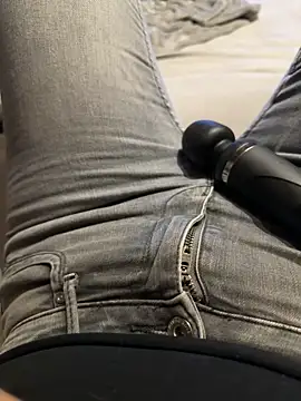 Snapshot of Ana-05 chatting on October 16, 2025, 6:16 pm Ana-05 online show from October 16, 2025, 6:16 pm