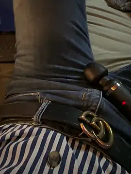 Snapshot of Ana-05 chatting on December 9, 2024, 7:18 pm Ana-05 online show from December 9, 2024, 7:18 pm