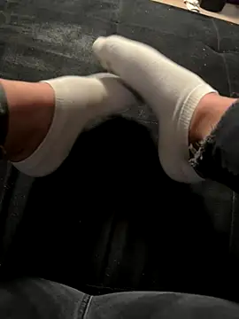 Snapshot of Ana-05 chatting on November 30, 2025, 1:12 pm Ana-05 online show from November 30, 2025, 1:12 pm