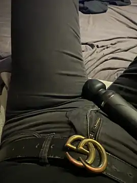 Snapshot of Ana-05 chatting on November 15, 2025, 7:51 pm Ana-05 online show from November 15, 2025, 7:51 pm