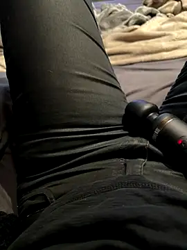 Snapshot of Ana-05 chatting on November 13, 2025, 7:07 pm Ana-05 online show from November 13, 2025, 7:07 pm