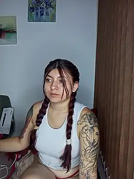 Snapshot of carolayrosse chatting on November 13, 2025, 3:43 am carolayrosse online show from November 13, 2025, 3:43 am