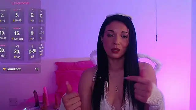 Snapshot of Danielle-Smithh chatting on November 2, 2025, 6:46 pm Danielle-Smithh online show from November 2, 2025, 6:46 pm