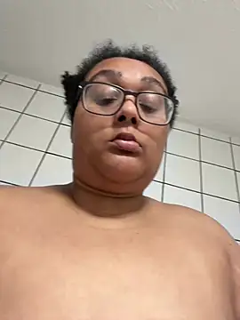 vanilla chocolate23 online show from February 15, 2026, 3:22 pm