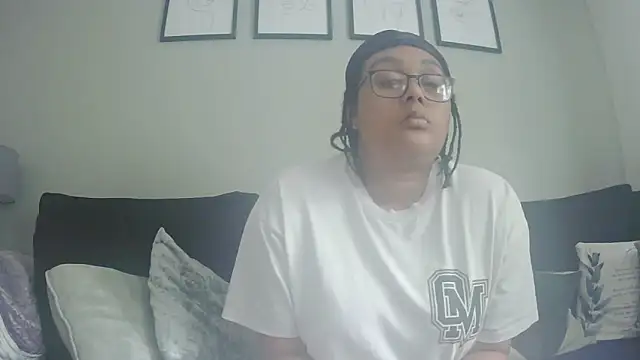 vanilla chocolate23 online show from May 21, 2026, 9:06 am