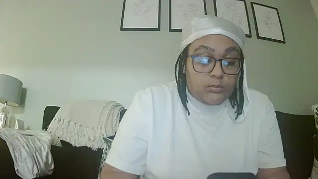 vanilla chocolate23 online show from December 18, 2025, 8:19 am