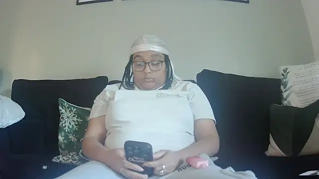 vanilla chocolate23 online show from December 20, 2025, 10:51 am