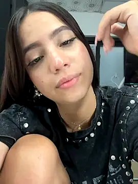 Snapshot of IamSteph13 chatting on October 10, 2025, 2:56 am IamSteph13 online show from October 10, 2025, 2:56 am