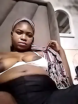 Snapshot of Loveness94 chatting on March 6, 2026, 11:55 pm Loveness94 online show from March 6, 2026, 11:55 pm