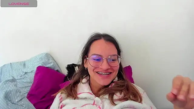 Snapshot of Angie_Pirss chatting on December 15, 2025, 3:07 pm Angie Pirss online show from December 15, 2025, 3:07 pm