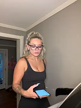 lexybabyxo online show from June 29, 2026, 9:49 am