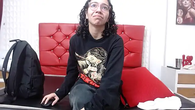 Roxy Lux online show from February 1, 2025, 12:47 pm