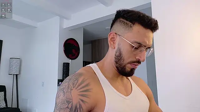 Snapshot of tony_muscle chatting on November 22, 2025, 8:51 pm tony muscle online show from November 22, 2025, 8:51 pm