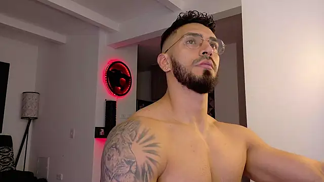 Snapshot of tony_muscle chatting on December 3, 2025, 11:14 pm tony muscle online show from December 3, 2025, 11:14 pm