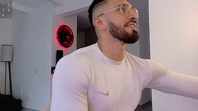 Snapshot of tony_muscle chatting on November 20, 2025, 9:25 pm tony muscle online show from November 20, 2025, 9:25 pm