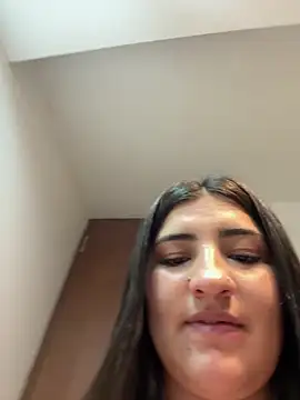 AhriCutte online show from February 22, 2025, 6:19 pm