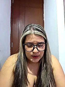 Snapshot of shantal_smith9 chatting on November 13, 2025, 3:21 am shantal smith9 online show from November 13, 2025, 3:21 am