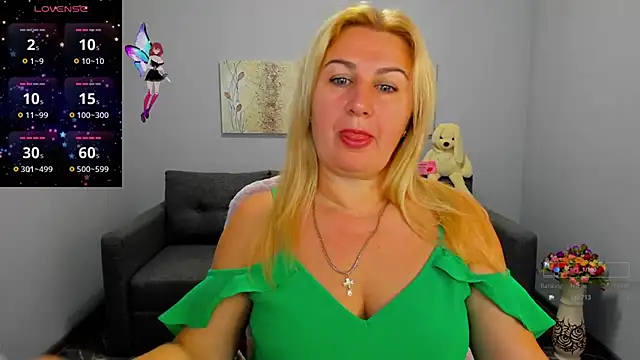 Snapshot of Lili_Crossi chatting on September 16, 2025, 5:41 am Lili Crossi online show from September 16, 2025, 5:41 am