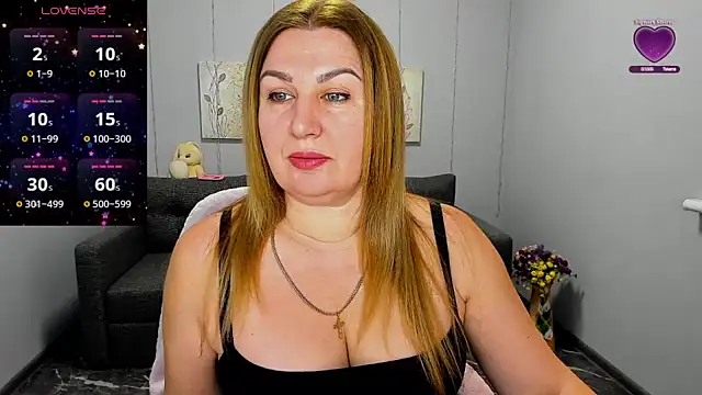 Snapshot of Lili_Crossi chatting on February 12, 2025, 6:40 am Lili Crossi online show from February 12, 2025, 6:40 am
