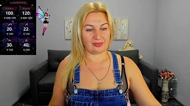 Snapshot of Lili_Crossi chatting on September 23, 2025, 5:58 am Lili Crossi online show from September 23, 2025, 5:58 am