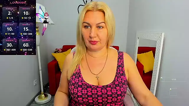 Snapshot of Lili_Crossi chatting on September 24, 2025, 6:09 am Lili Crossi online show from September 24, 2025, 6:09 am