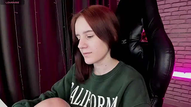 Snapshot of Tonya_Gray chatting on February 19, 2025, 9:36 pm Tonya Gray online show from February 19, 2025, 9:36 pm