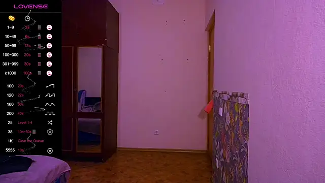 Chloe strip online show from October 17, 2025, 4:42 pm