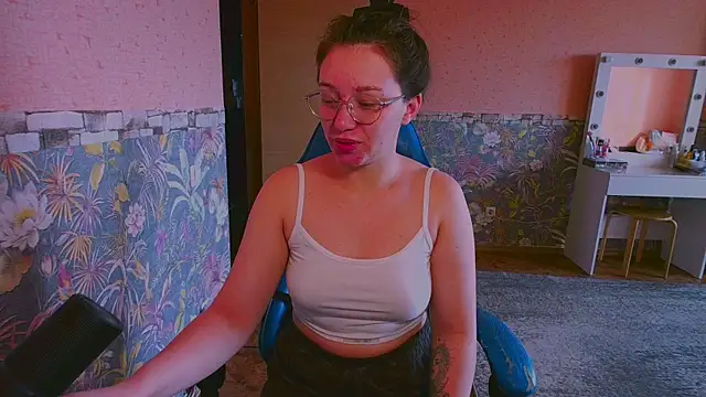 Chloe strip online show from September 25, 2025, 3:45 am