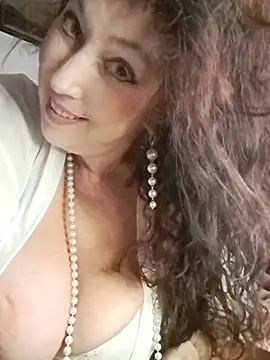 Snapshot of GypsyEsmeralda chatting on November 25, 2025, 6:03 am GypsyEsmeralda online show from November 25, 2025, 6:03 am