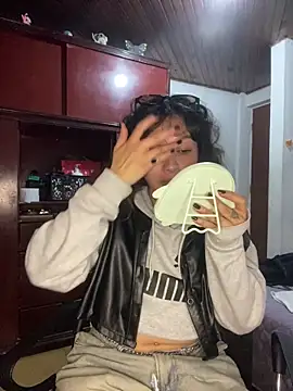 Andi9  online show from November 9, 2025, 1:20 am