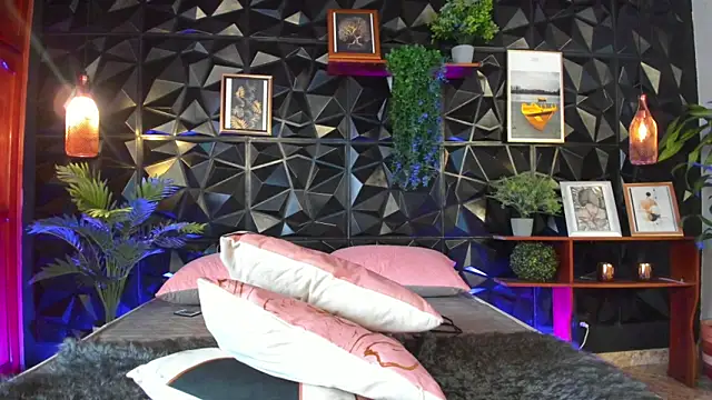 Snapshot of rihannagil chatting on March 18, 2025, 4:39 pm rihannagil online show from March 18, 2025, 4:39 pm