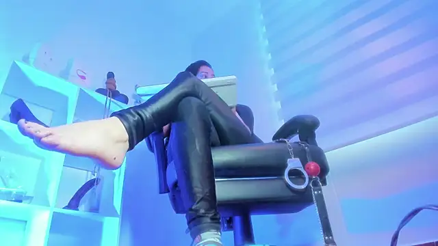 Snapshot of charlotte_joliedart chatting on October 28, 2025, 10:09 pm charlotte joliedart online show from October 28, 2025, 10:09 pm