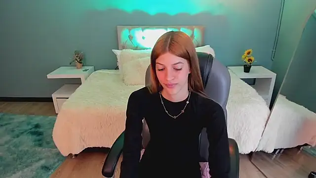 Nora Vennucci online show from January 9, 2026, 8:05 pm