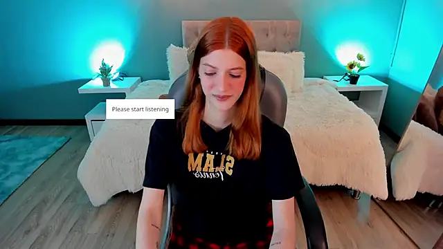 Snapshot of Nora_Vennucci chatting on November 2, 2025, 12:43 pm Nora Vennucci online show from November 2, 2025, 12:43 pm