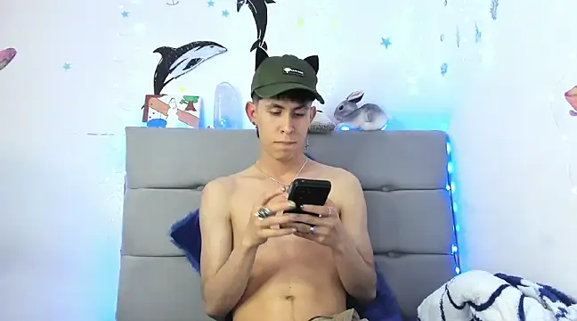 andrew uwu  online show from December 23, 2024, 4:55 am