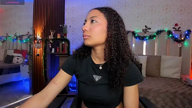 Snapshot of Daphnne_tay chatting on January 10, 2026, 3:35 am Daphnne tay online show from January 10, 2026, 3:35 am