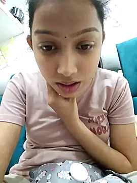 Snapshot of Aleena_Rai chatting on December 15, 2024, 6:37 pm Aleena Rai online show from December 15, 2024, 6:37 pm