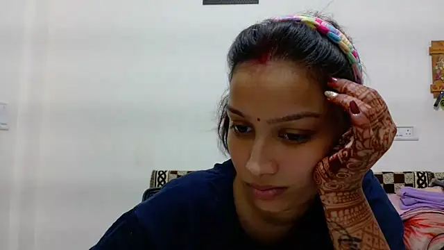 Snapshot of Aleena_Rai chatting on October 11, 2025, 7:04 pm Aleena Rai online show from October 11, 2025, 7:04 pm