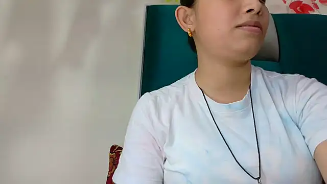 Snapshot of Aleena_Rai chatting on September 21, 2025, 7:41 pm Aleena Rai online show from September 21, 2025, 7:41 pm