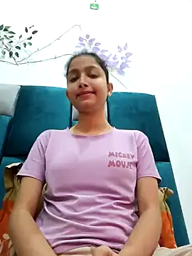 Snapshot of Aleena_Rai chatting on February 2, 2025, 5:26 pm Aleena Rai online show from February 2, 2025, 5:26 pm