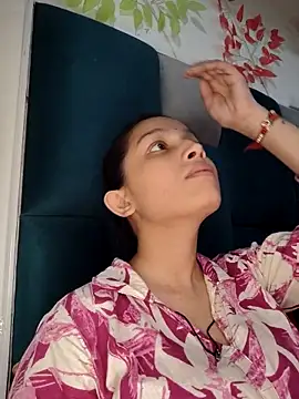 Snapshot of Aleena_Rai chatting on September 13, 2025, 6:08 pm Aleena Rai online show from September 13, 2025, 6:08 pm