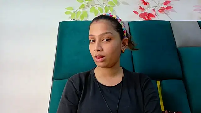 Snapshot of Aleena_Rai chatting on September 24, 2025, 6:03 pm Aleena Rai online show from September 24, 2025, 6:03 pm