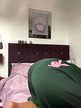 Snapshot of Barbie_26 chatting on November 29, 2025, 11:21 am Barbie 26 online show from November 29, 2025, 11:21 am