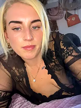 Snapshot of Barbie_26 chatting on November 30, 2025, 3:13 pm Barbie 26 online show from November 30, 2025, 3:13 pm