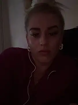 Snapshot of Barbie_26 chatting on March 19, 2025, 11:47 pm Barbie 26 online show from March 19, 2025, 11:47 pm