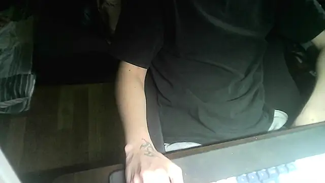 Snapshot of Ryan67533 chatting on September 14, 2025, 2:23 am Ryan67533 online show from September 14, 2025, 2:23 am