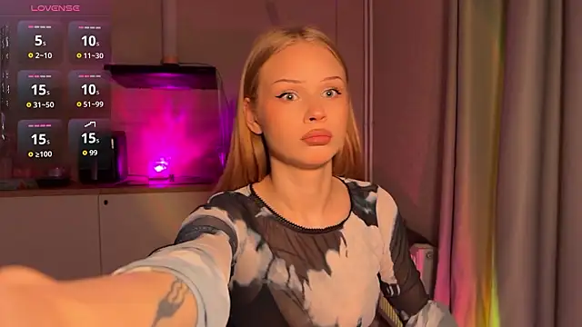 lisa barbie online show from February 22, 2026, 7:26 pm