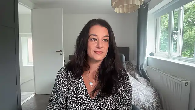 Snapshot of flatwhite0 chatting on July 27, 2026, 9:05 am flatwhite0 online show from July 27, 2026, 9:05 am